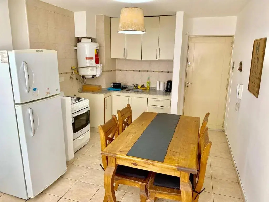 Depto de 1 dormitorio en Blvd. San Juan cerca de La Cañada