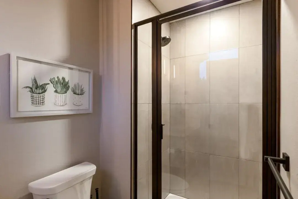 Old Town Modern New Build: Rftp Spa W/ Mtn Views!
