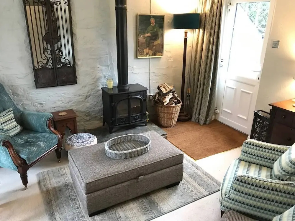 Bumble Bee Cottage
