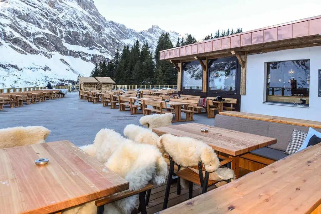 Berghotel Trübsee - Accessible Only by Cable Car