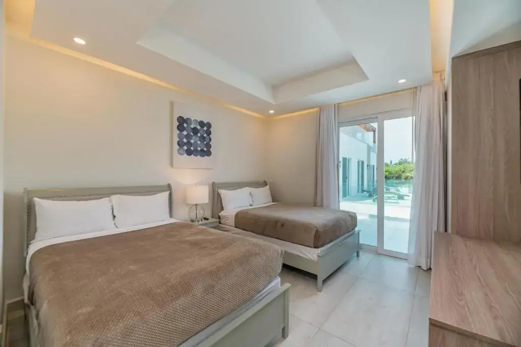 Ocean One Roatan