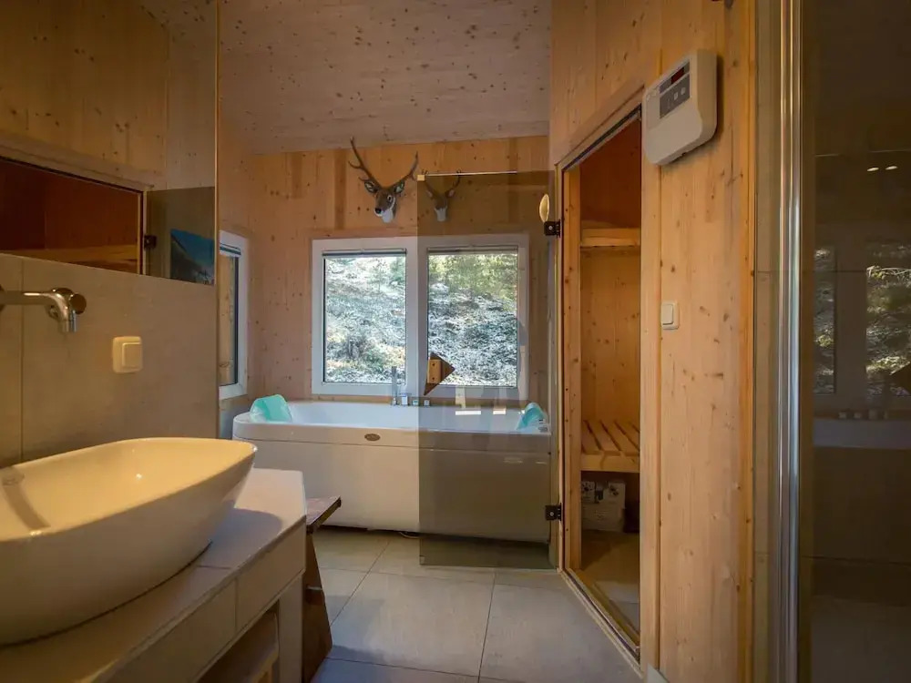 Modern Cottage With Whirlpool