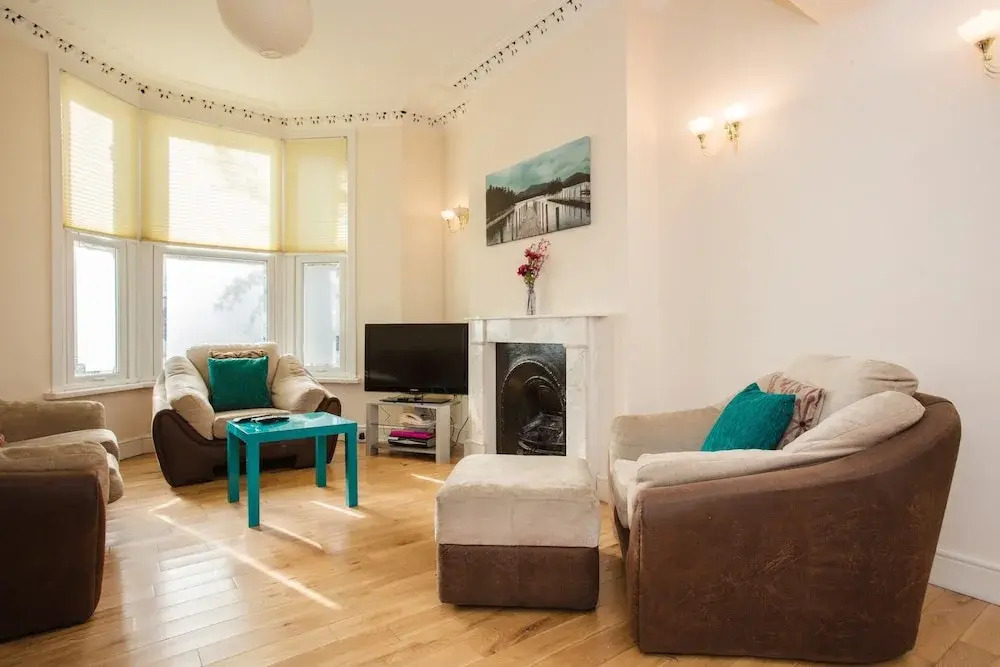 Spacious 4 Bedroom House in South Lambeth