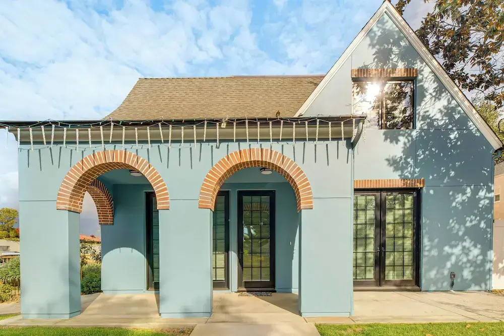 Shop, Dine & Explore Pasadena! Newly Built Home