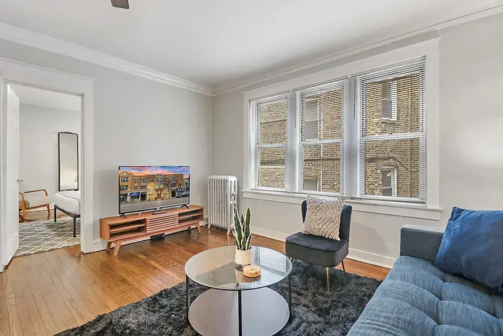 1BR Homey Pad - Lincoln 205