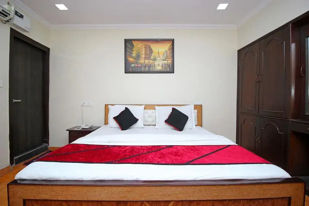 OYO 4883 Duke Hotel