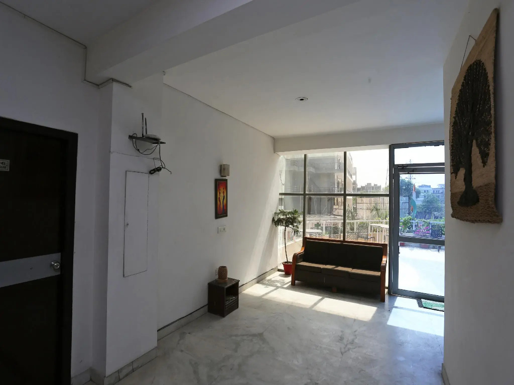 OYO 23478 Hotel Kamran Residency