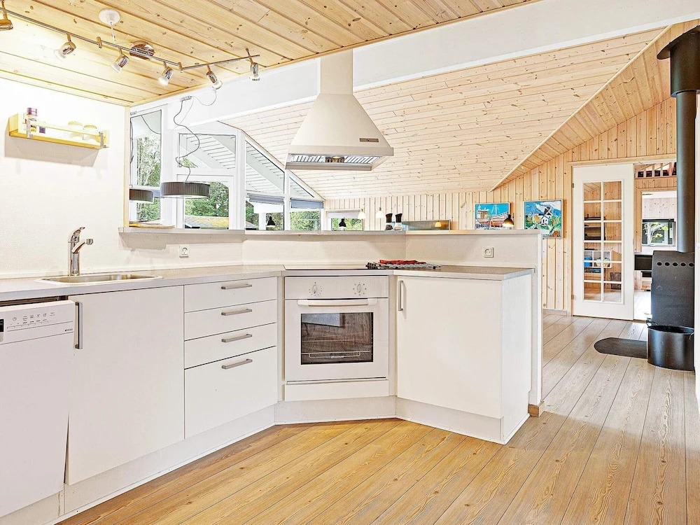 10 person holiday home in Ålbæk-By Traum
