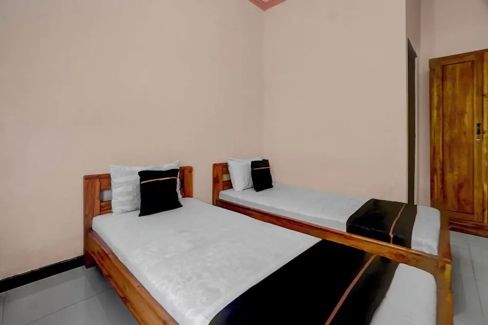 OYO 94899 Homestay Syariah Near UPN
