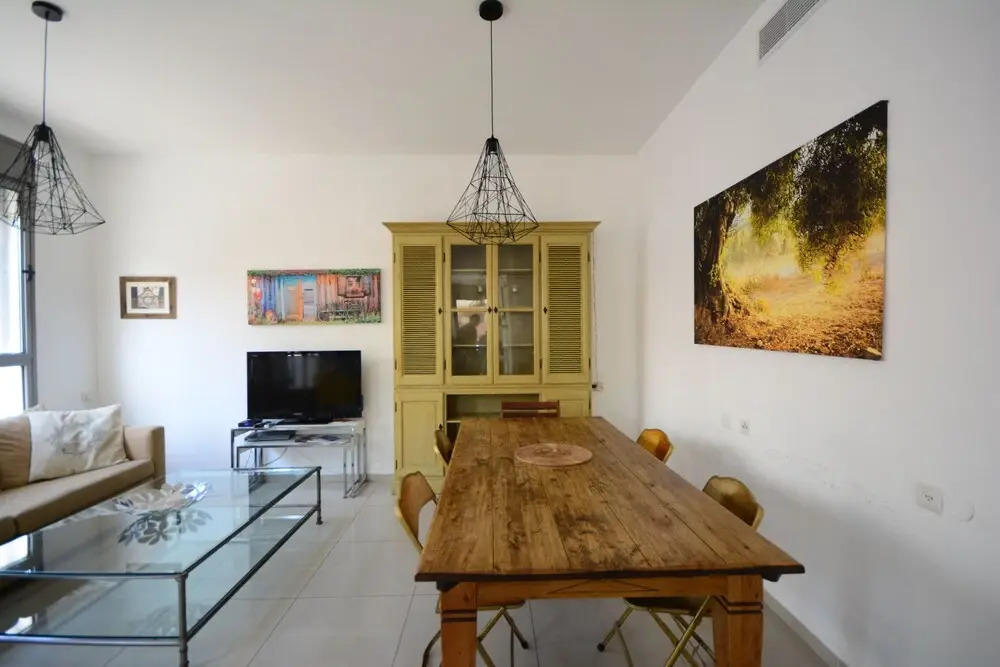 Superior and Spacious Duplex in the Kerem