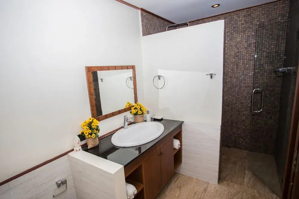 Sirinthara Villa 4 bed pool Nai Harn