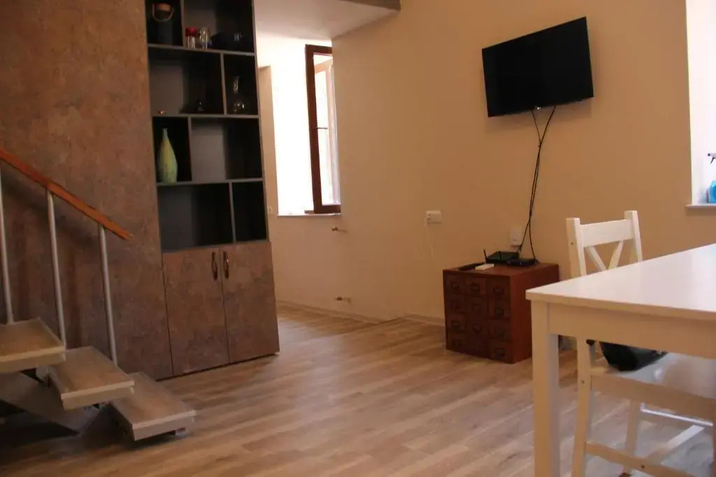 Studio Apartment Near Europe Square