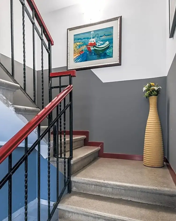 Bulldog Station Apartments with private WC, AC, TV