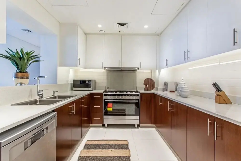 Family Home Nearby Burjkhalifa With lux Furnishing