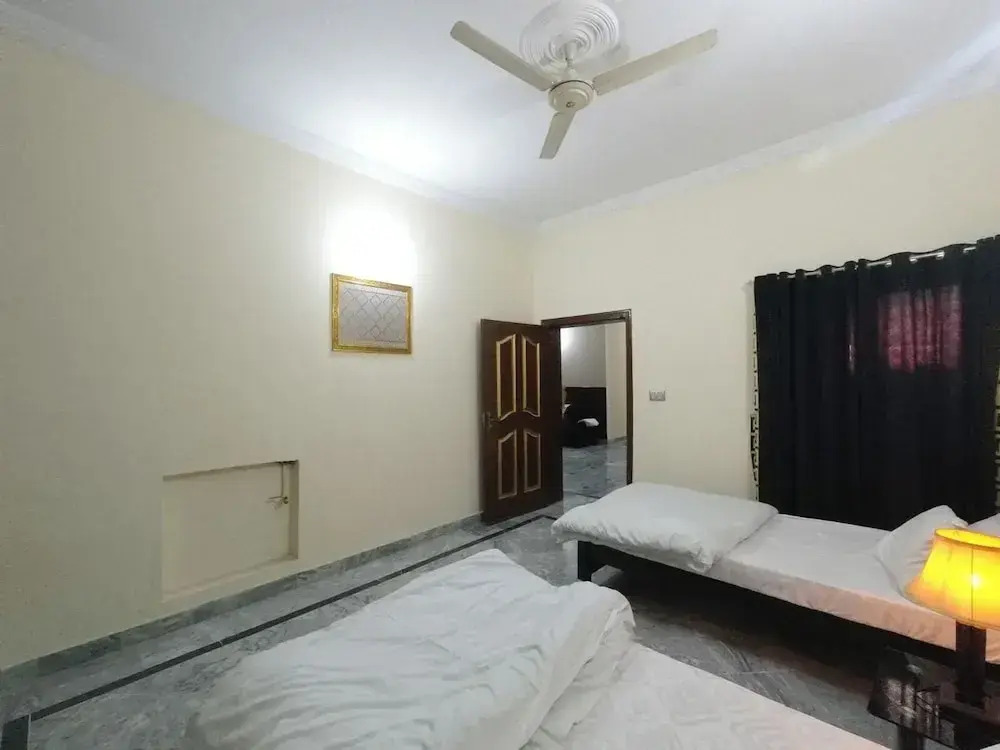 Room-cozy Guest Room in Rawalpindi - Sha