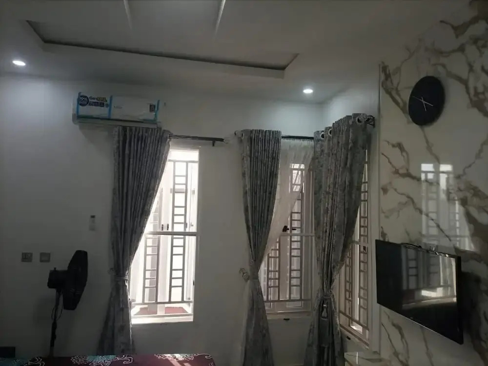 Shimawa-apartment-sleeps2-parking-24/7security