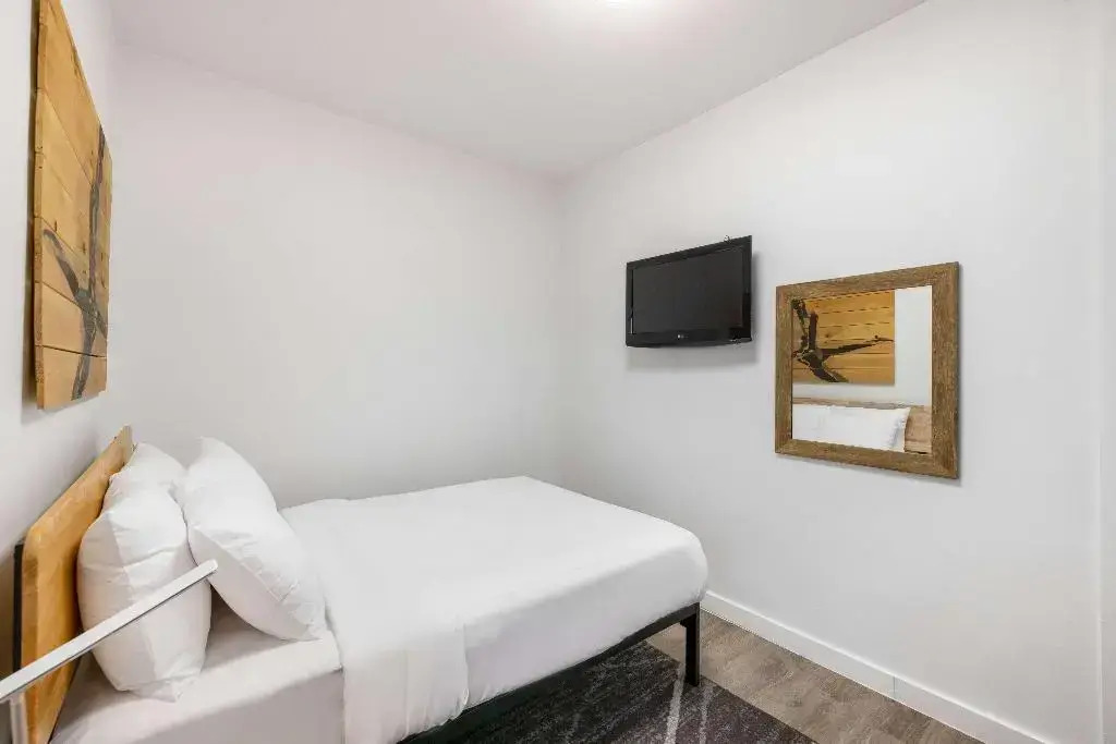 Hotel 27 by LuxUrban