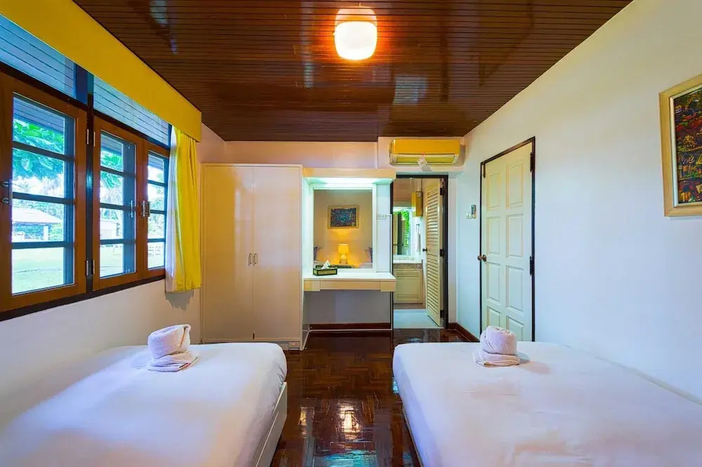 Oceanfront 6 Bedroom Twin Villas - OV6