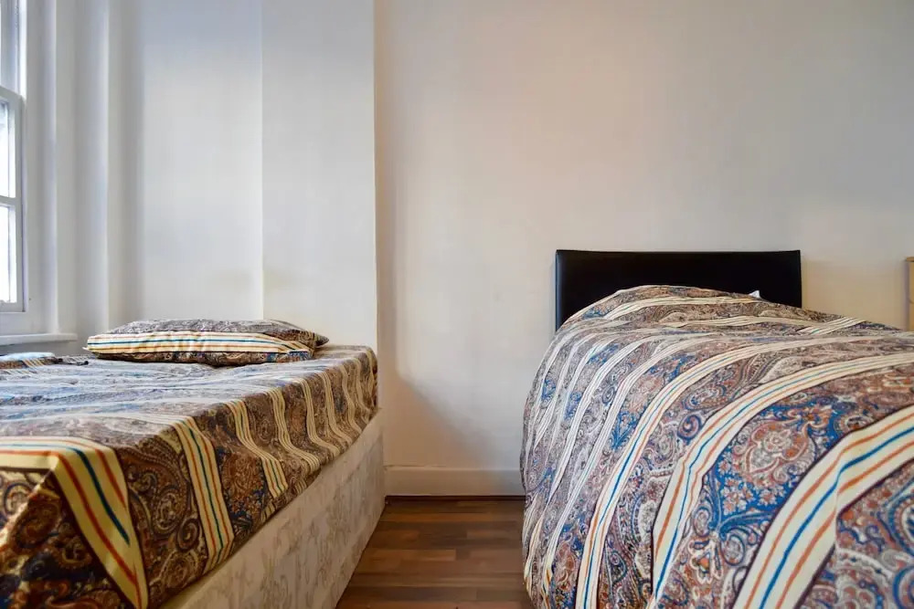 2 Bedroom Apartment Close To Hyde Park
