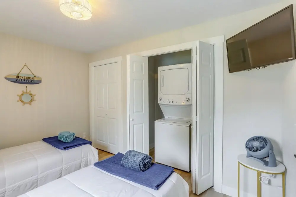 Port Clinton Vacation Rental w/ Boat Dock & Grill!