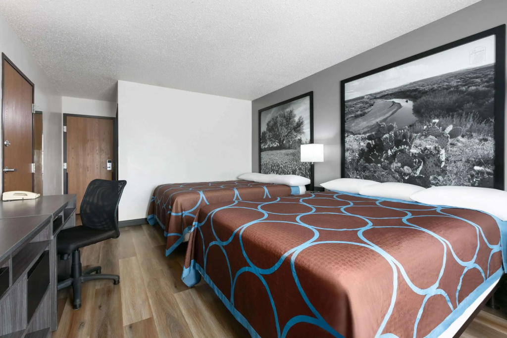 Super 8 by Wyndham Grapevine/DFW Airport Northwest