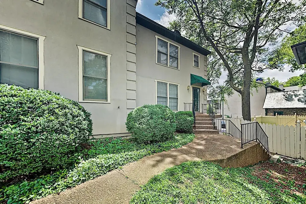 Stylish W/ Patio, Walk To Vanderbilt 2 Bedroom Condo