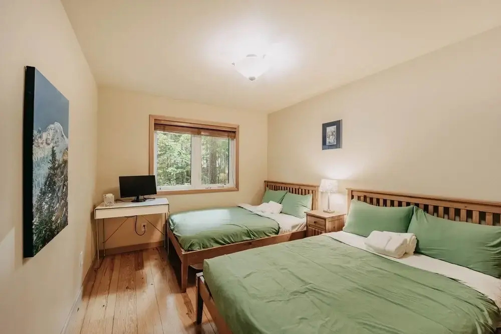 40gs â Wifi - W/d â Hot Tub - Sleeps 8 3 Bedroom Cabin by RedAwning