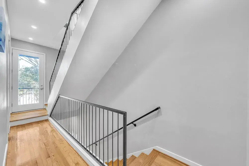 Modern Comfort In The Heart Of Museum District 3 Bedroom Townhouse