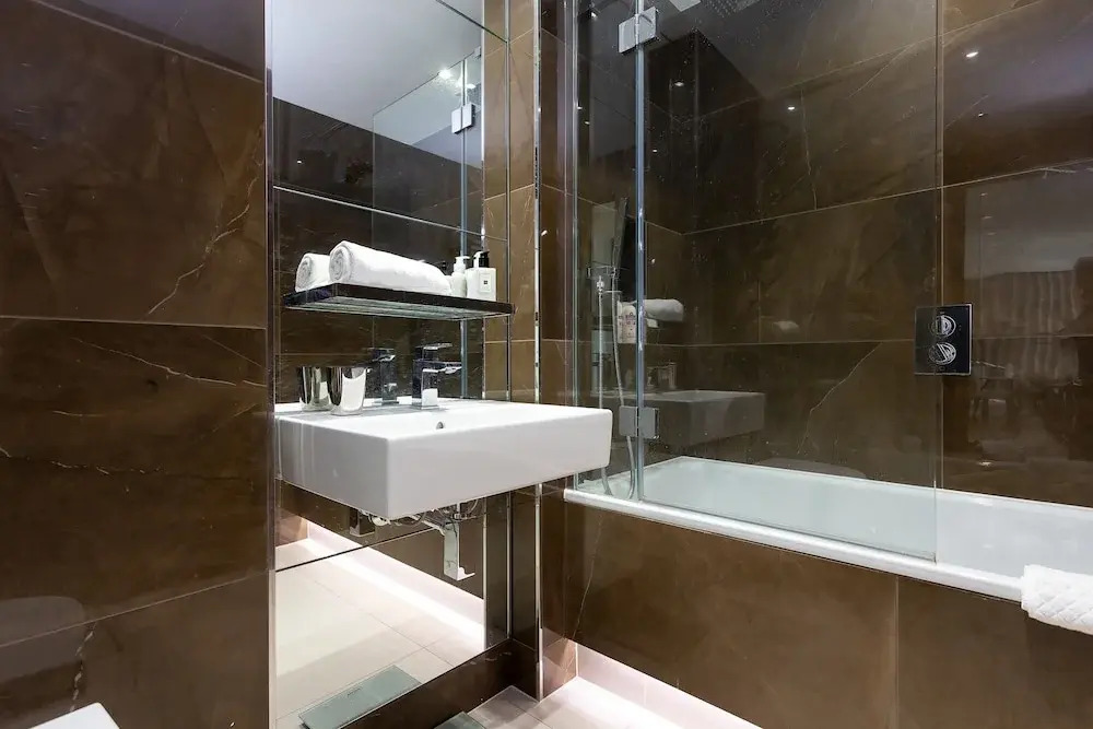 Modern 2 Bedroom Flat With Stunning Views