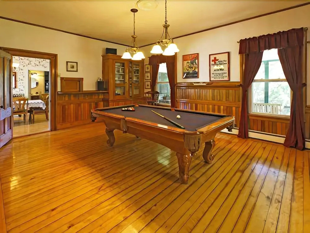 The Perennial Inn