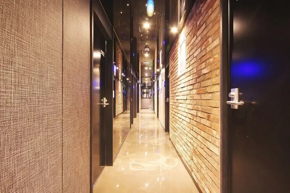 September Hotel