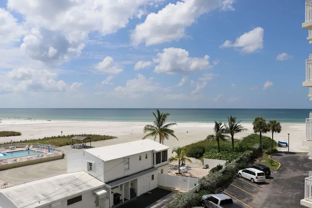 Jamaica Royale 404 - 2 Br Condo
