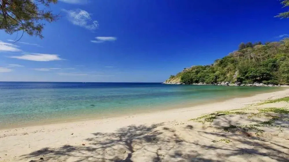 Villa Chelay - Luxury Waterfront Villa