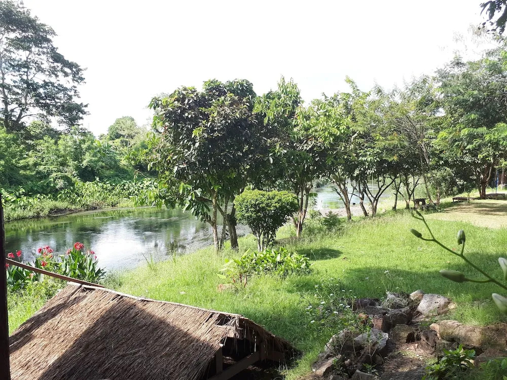 Baan Suansabaijai Resort