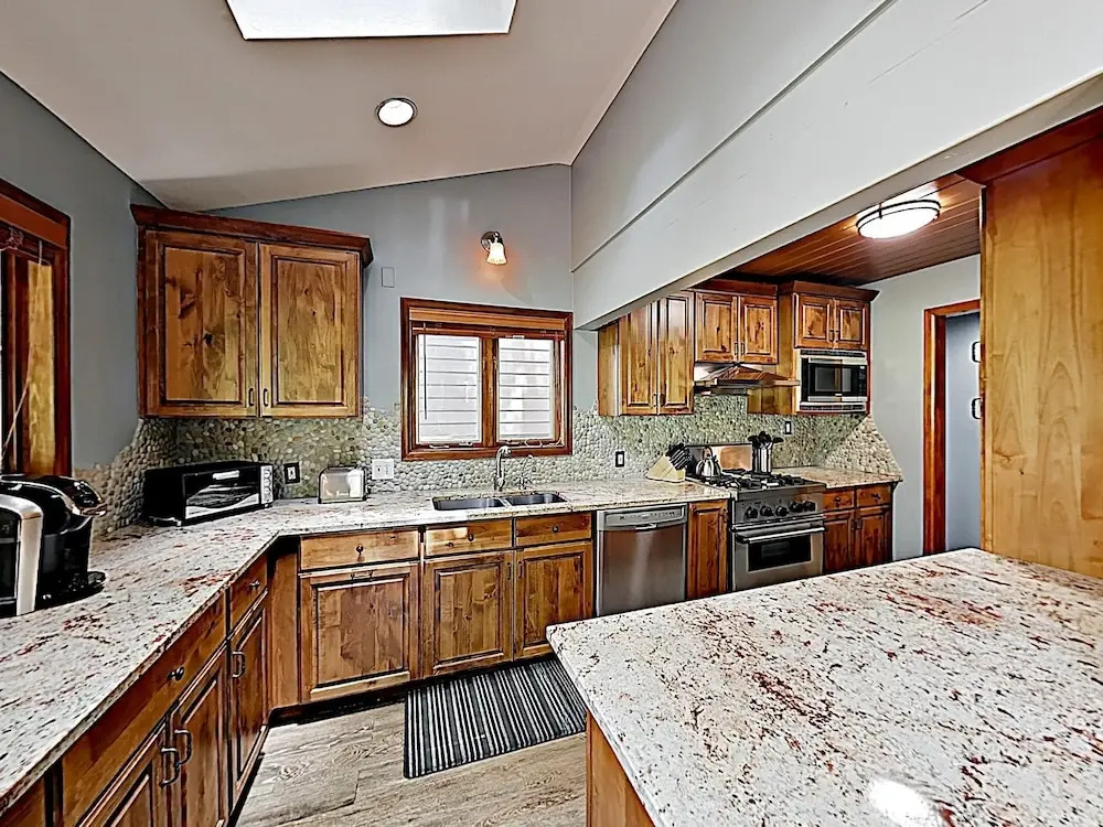 New Listing! Mountain-view Gem W/ Private Hot Tub 4 Bedroom Duplex