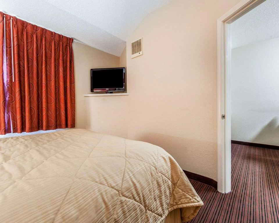 MainStay Suites Knoxville Airport