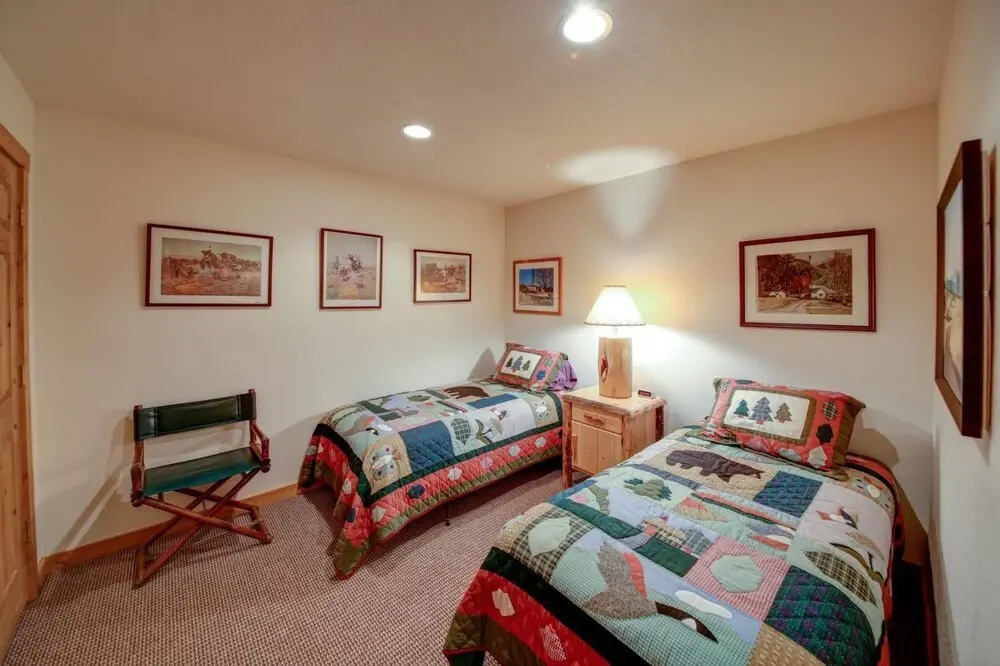 PV - Yellowstone River Retreat