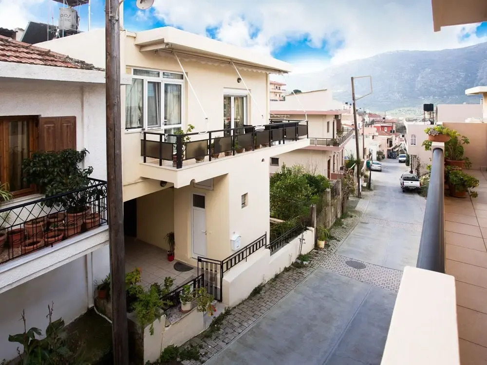 Gorgeous Holiday Home in Arhanes with Balcony