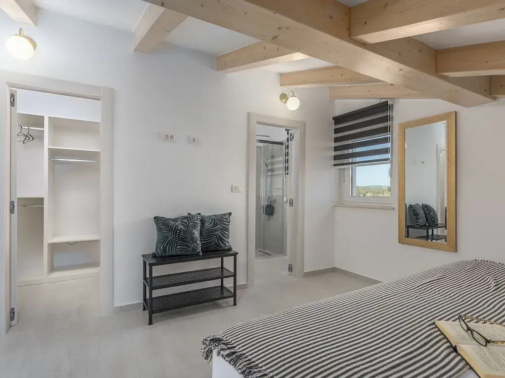 A Beautiful Spacious Apartment for 4 Persons Near the Beach in Rovinj