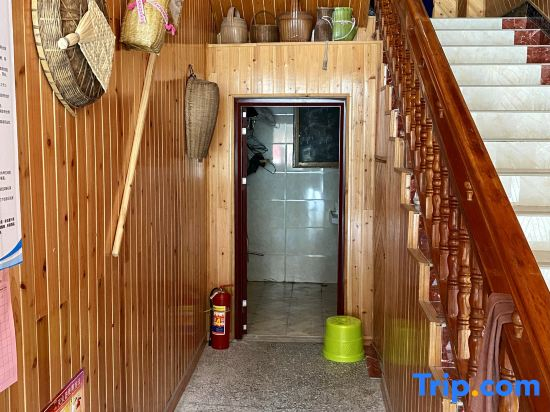 Zhaoxing Dongzhai Lv'anju Inn