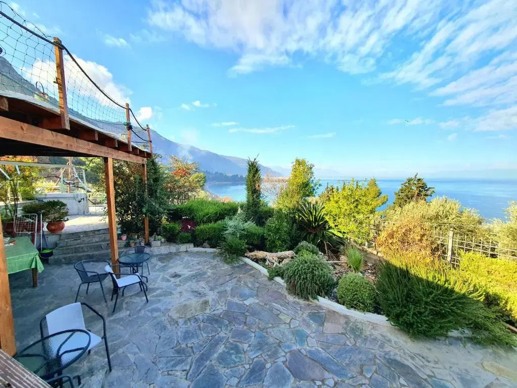 Magical View Studios Asproneri, Kamena Vourla