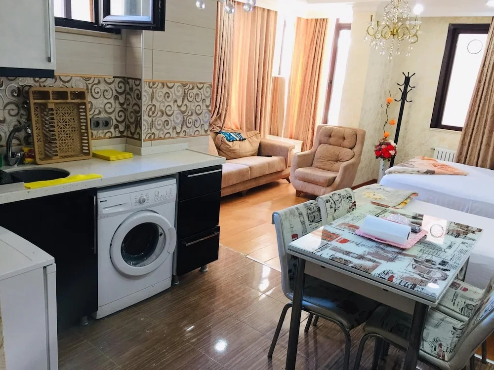 Deluxe Royal Apart