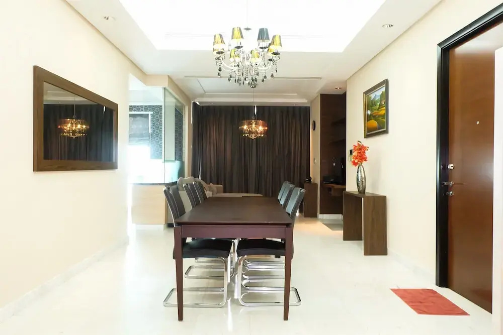 Luxury 3 Bedroom The Peak Apartment By Travelio