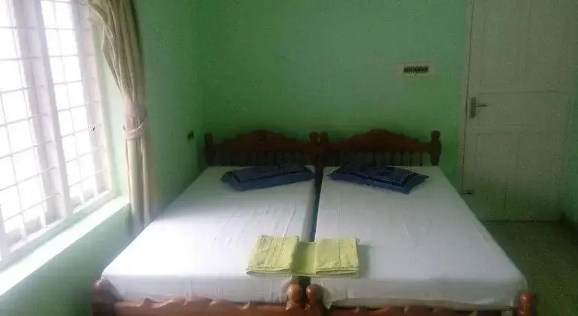 Backpackers Holidays Kochin Guest House