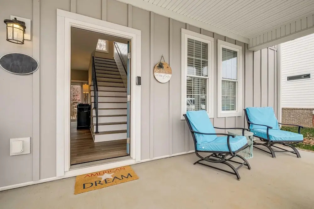 Getaway w/ Resort Perks at Smith Mountain Lake!