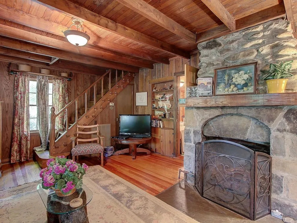 Bear Creek Haven 1 Bedroom 1 Bathroom Chalet