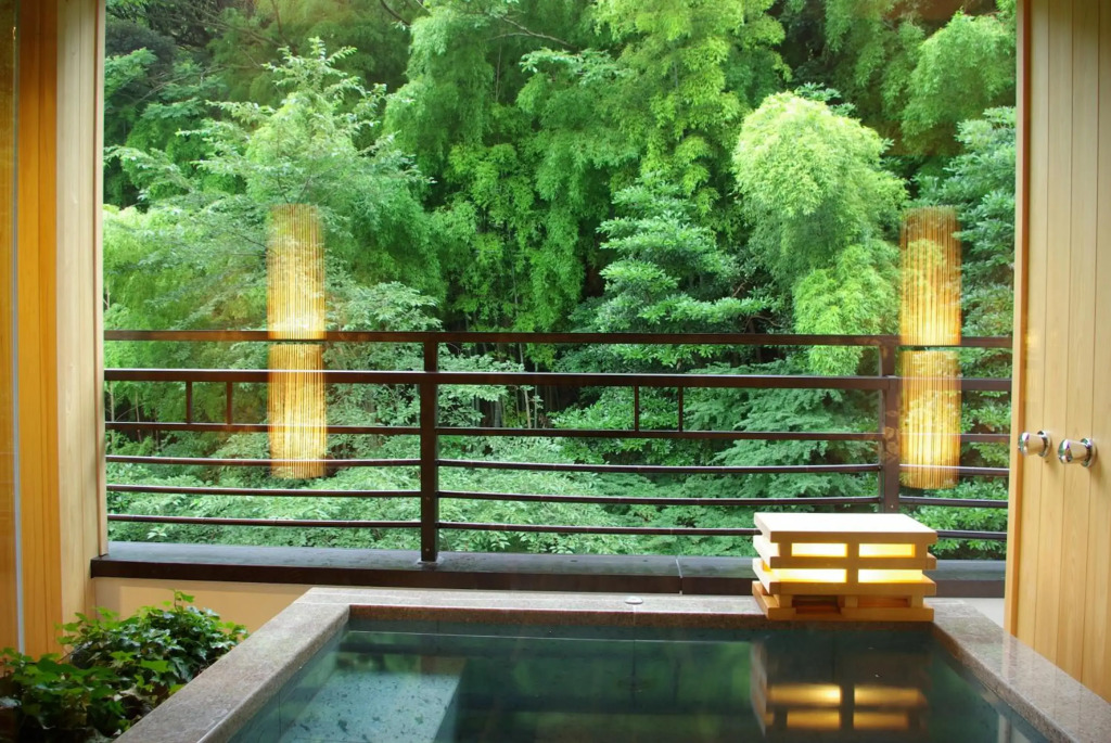 Hakone Kamon