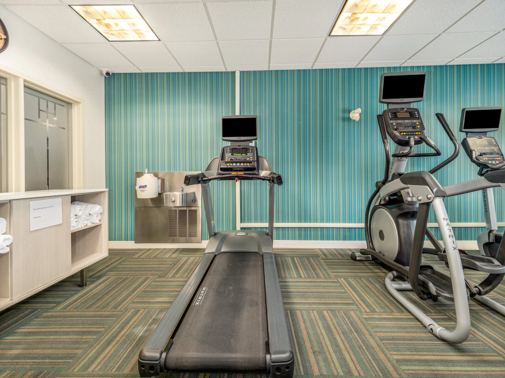 Holiday Inn Express & Suites Medicine Hat by IHG