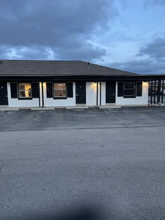 Red Lotus Inn