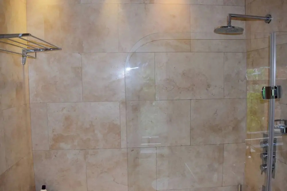 Stylish 2 Bedroom Top Floor Flat in Maida Vale